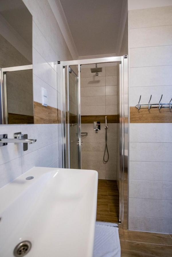 Hotel Palacowa Narol Екстериор снимка