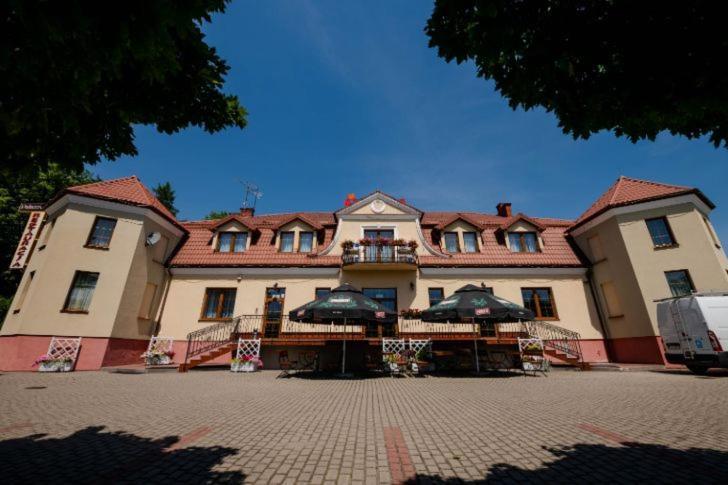 Hotel Palacowa Narol Екстериор снимка