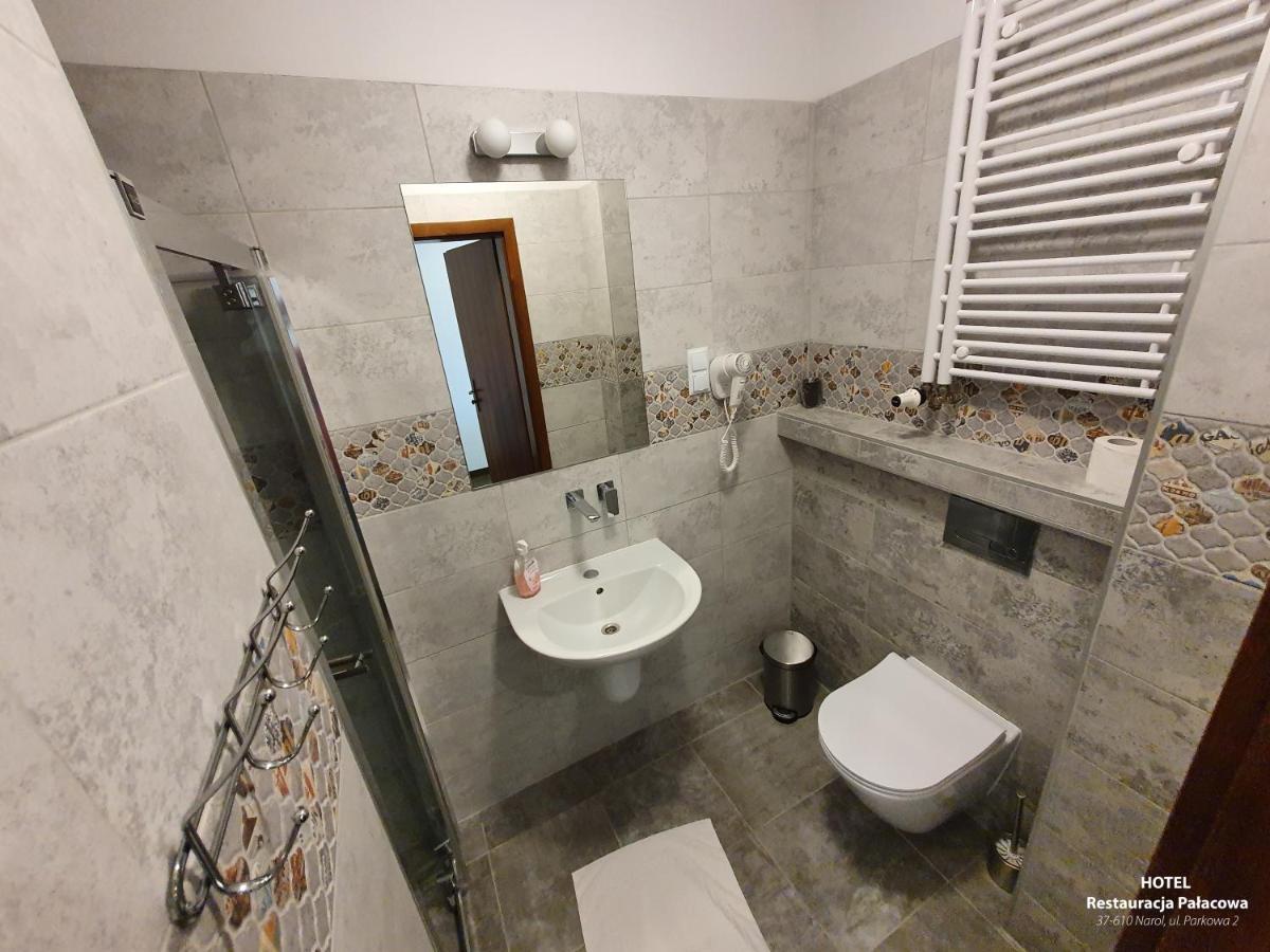 Hotel Palacowa Narol Екстериор снимка