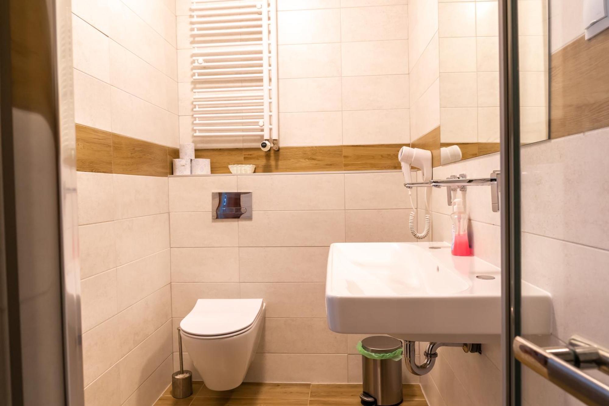 Hotel Palacowa Narol Екстериор снимка