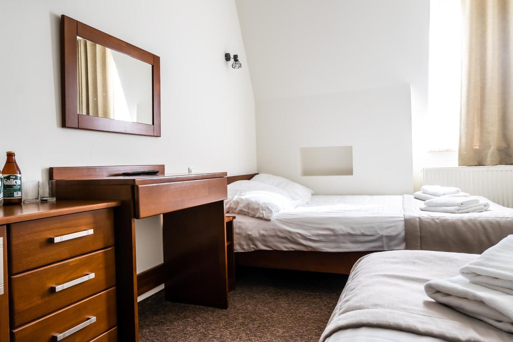 Hotel Palacowa Narol Екстериор снимка