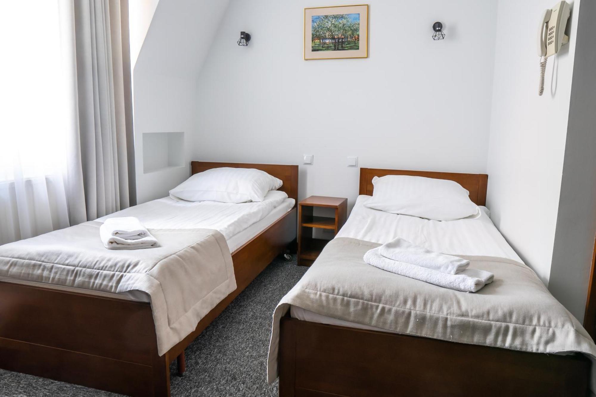 Hotel Palacowa Narol Екстериор снимка