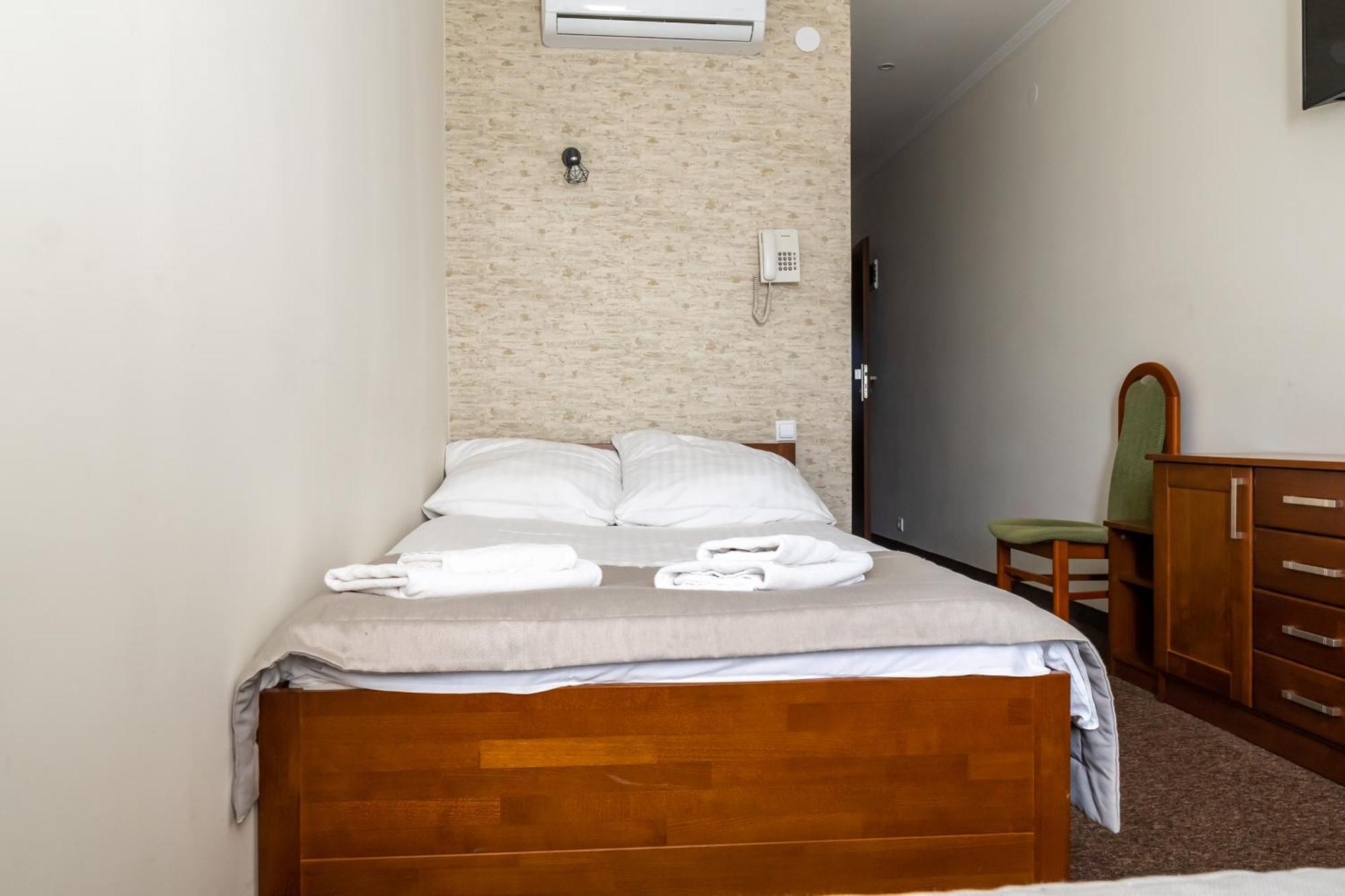 Hotel Palacowa Narol Екстериор снимка